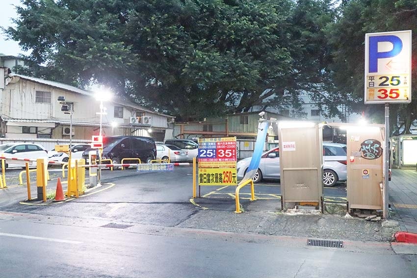 【圓山美食】『丰明殿圓山店』近圓山站/超高CP值海陸火鍋套餐 【圓山美食】『丰明殿圓山店』近圓山站/超高CP值海陸火鍋套餐