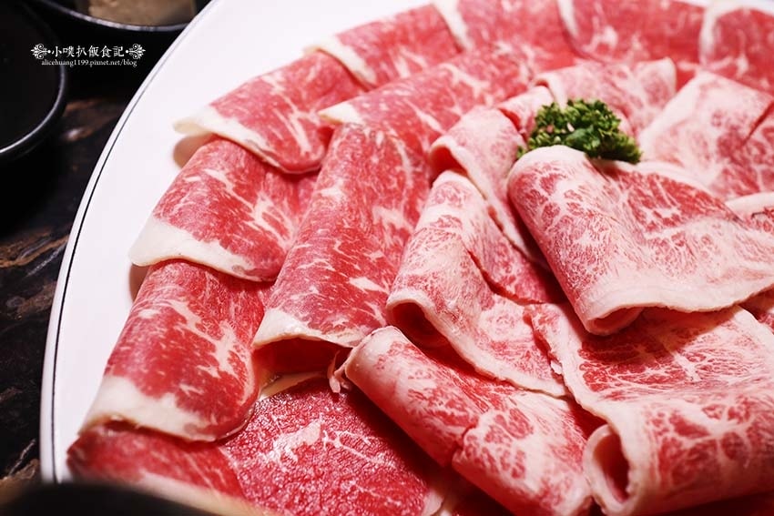 【圓山美食】『丰明殿圓山店』近圓山站/超高CP值海陸火鍋套餐 【圓山美食】『丰明殿圓山店』近圓山站/超高CP值海陸火鍋套餐