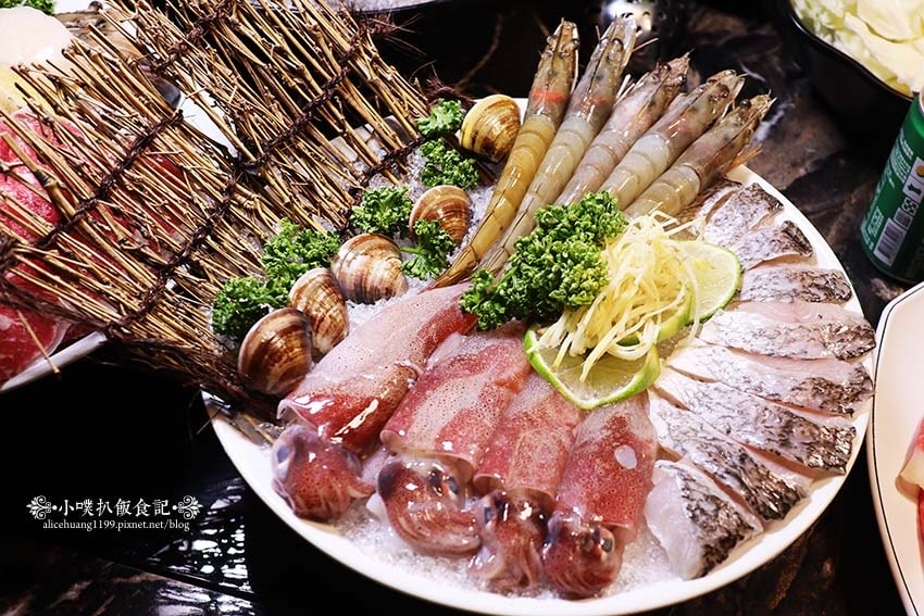 【圓山美食】『丰明殿圓山店』近圓山站/超高CP值海陸火鍋套餐 【圓山美食】『丰明殿圓山店』近圓山站/超高CP值海陸火鍋套餐