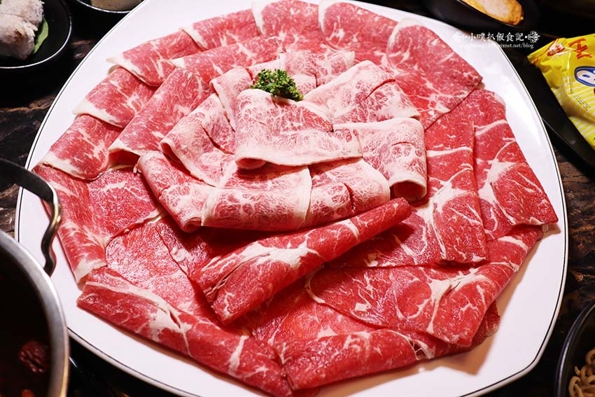 【圓山美食】『丰明殿圓山店』近圓山站/超高CP值海陸火鍋套餐 【圓山美食】『丰明殿圓山店』近圓山站/超高CP值海陸火鍋套餐