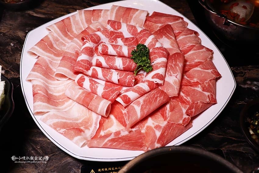 【圓山美食】『丰明殿圓山店』近圓山站/超高CP值海陸火鍋套餐 【圓山美食】『丰明殿圓山店』近圓山站/超高CP值海陸火鍋套餐