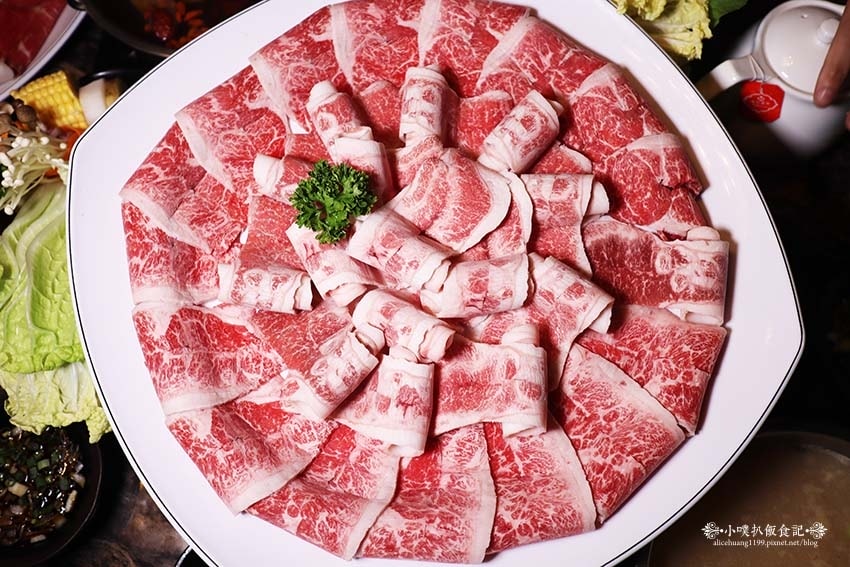 【圓山美食】『丰明殿圓山店』近圓山站/超高CP值海陸火鍋套餐 【圓山美食】『丰明殿圓山店』近圓山站/超高CP值海陸火鍋套餐