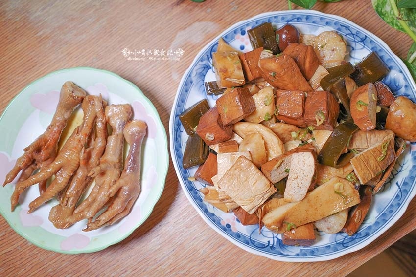 【樂華夜市美食】『媛媛樂華煙燻滷味』超人氣排隊美食/雞爪一支 【樂華夜市美食】『媛媛樂華煙燻滷味』超人氣排隊美食/雞爪一支