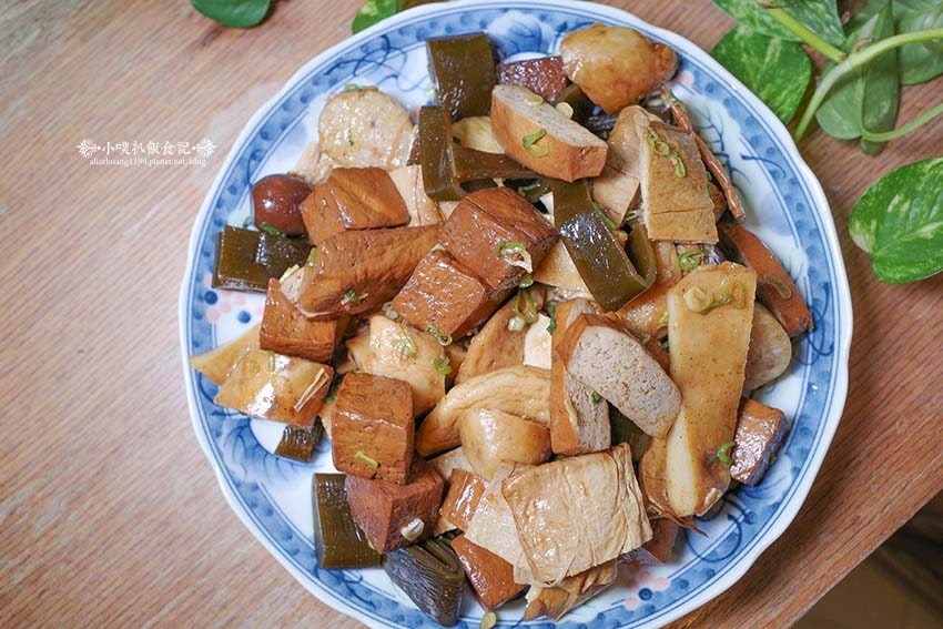 【樂華夜市美食】『媛媛樂華煙燻滷味』超人氣排隊美食/雞爪一支 【樂華夜市美食】『媛媛樂華煙燻滷味』超人氣排隊美食/雞爪一支