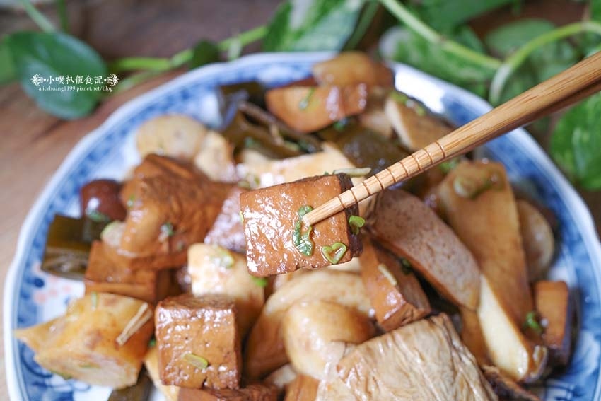 【樂華夜市美食】『媛媛樂華煙燻滷味』超人氣排隊美食/雞爪一支 【樂華夜市美食】『媛媛樂華煙燻滷味』超人氣排隊美食/雞爪一支