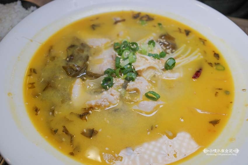 【永和美食】『官小二酸菜魚 永和樂華店』 【永和美食】『官小二酸菜魚 永和樂華店』