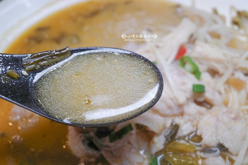 【永和美食】『官小二酸菜魚 永和樂華店』 【永和美食】『官小二酸菜魚 永和樂華店』