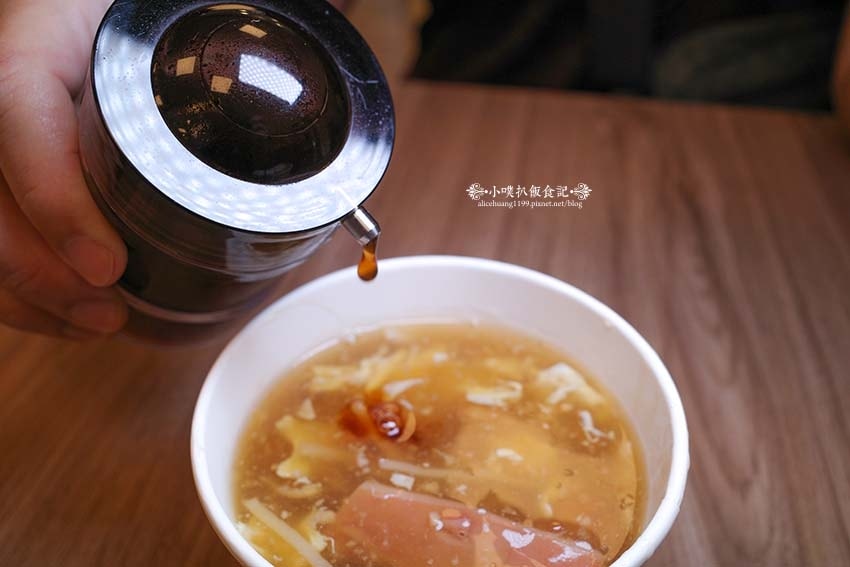 【樂華夜市美食】『樂華三鮮羹二店』超人氣必吃美食/三鮮羹加台 【樂華夜市美食】『樂華三鮮羹二店』超人氣必吃美食/三鮮羹加台