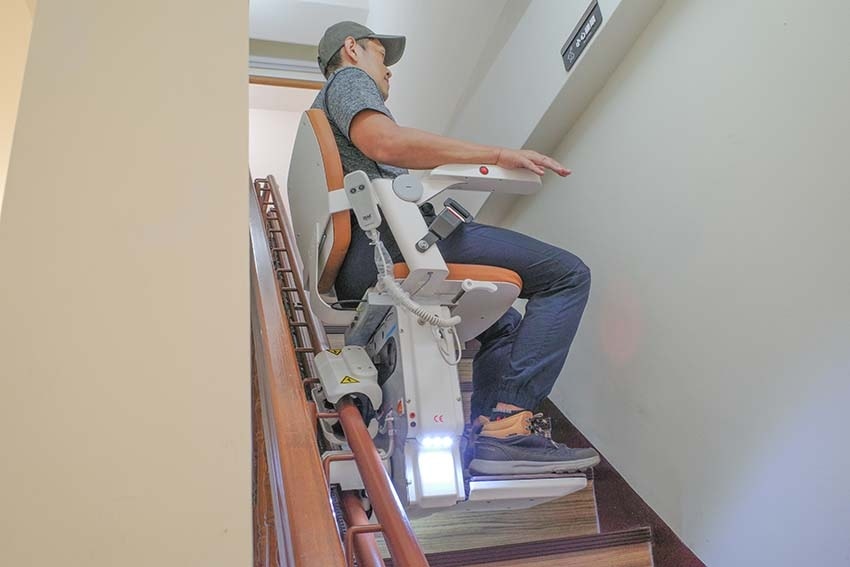 【樓梯升降椅推薦】『羅布森樓梯升降椅』樓梯升降椅第一品牌/M 【樓梯升降椅推薦】『羅布森樓梯升降椅』樓梯升降椅第一品牌/M