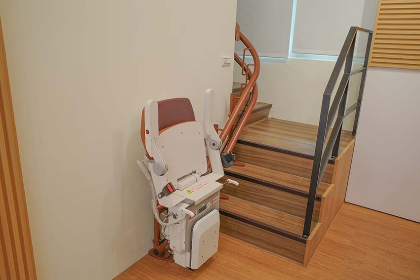 【樓梯升降椅推薦】『羅布森樓梯升降椅』樓梯升降椅第一品牌/M 【樓梯升降椅推薦】『羅布森樓梯升降椅』樓梯升降椅第一品牌/M