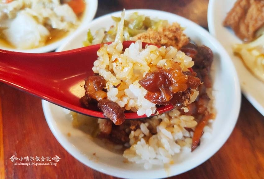 【永和美食】『下港排骨酥湯』近樂華夜市/永和超人氣排隊名店/ 【永和美食】『下港排骨酥湯』近樂華夜市/永和超人氣排隊名店/