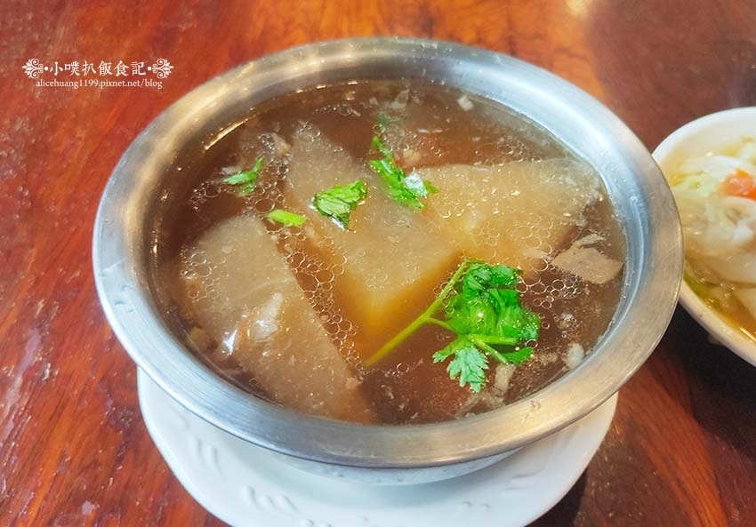 【永和美食】『下港排骨酥湯』近樂華夜市/永和超人氣排隊名店/ 【永和美食】『下港排骨酥湯』近樂華夜市/永和超人氣排隊名店/
