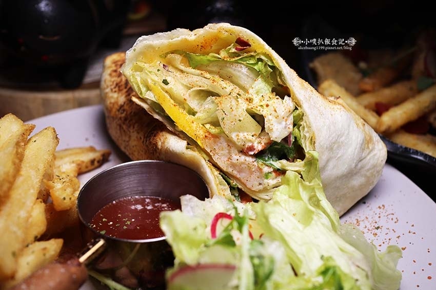 【木柵美食】『呼嚕小酒館』政大美食推薦/近貓空附近的絕美秘境