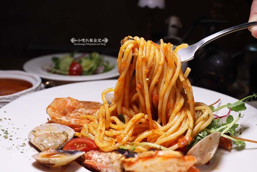 【木柵美食】『呼嚕小酒館』政大美食推薦/近貓空附近的絕美秘境