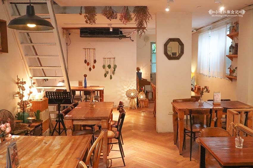 【木柵美食】『呼嚕小酒館』政大美食推薦/近貓空附近的絕美秘境