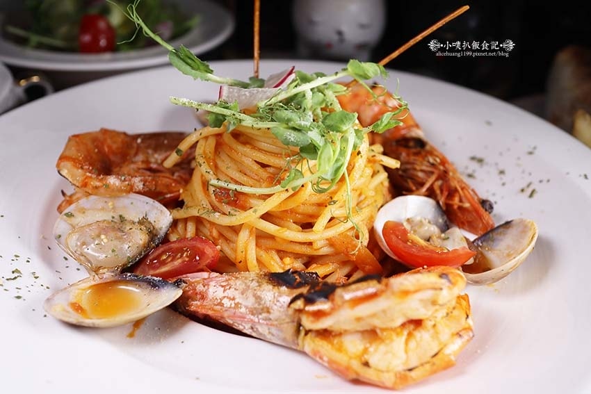 【木柵美食】『呼嚕小酒館』政大美食推薦/近貓空附近的絕美秘境