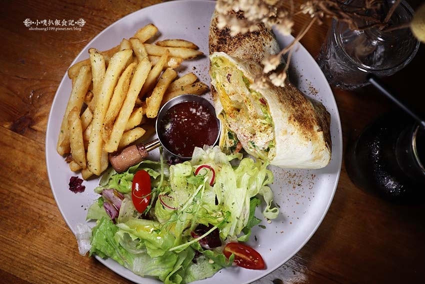 【木柵美食】『呼嚕小酒館』政大美食推薦/近貓空附近的絕美秘境