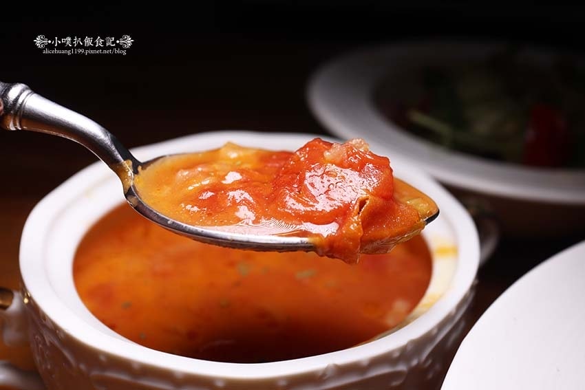 【木柵美食】『呼嚕小酒館』政大美食推薦/近貓空附近的絕美秘境