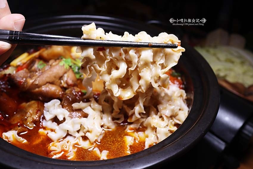 【忠孝復興中式餐廳】『仨弄砂鍋煲』近忠孝復興站/東區新開幕餐 【忠孝復興中式餐廳】『仨弄砂鍋煲』近忠孝復興站/東區新開幕餐