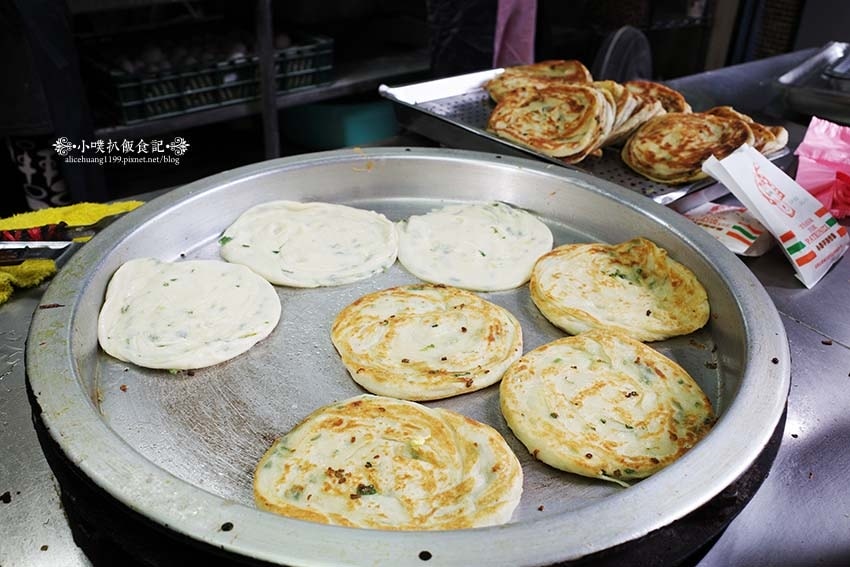 【永和美食】『早安蔥油餅』近永安市場站/四號公園周邊美食/永 【永和美食】『早安蔥油餅』近永安市場站/四號公園周邊美食/永