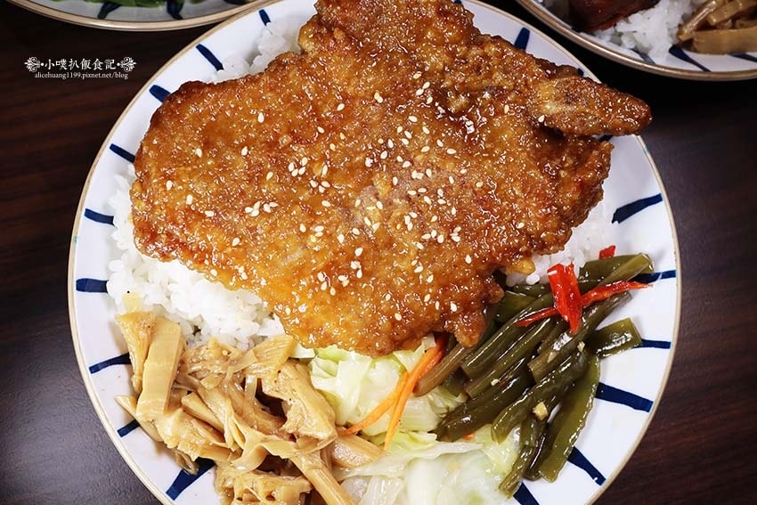 【中和美食】『馥小玉(原飄香經典)』平價便當/大份量、高CP 【中和美食】『馥小玉(原飄香經典)』平價便當/大份量、高CP