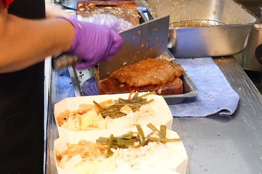 【中和美食】『馥小玉(原飄香經典)』平價便當/大份量、高CP 【中和美食】『馥小玉(原飄香經典)』平價便當/大份量、高CP