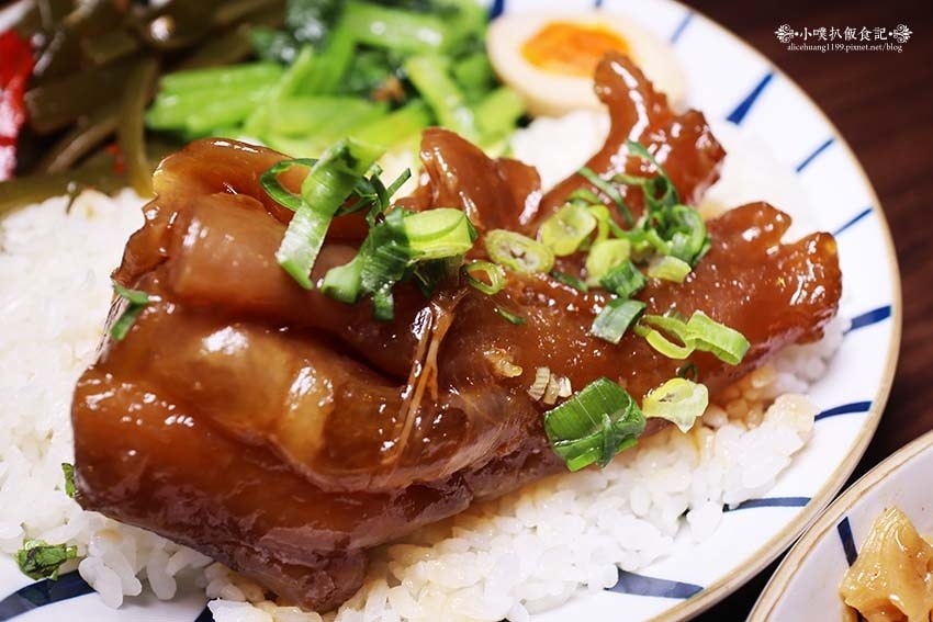 【中和美食】『馥小玉(原飄香經典)』平價便當/大份量、高CP 【中和美食】『馥小玉(原飄香經典)』平價便當/大份量、高CP