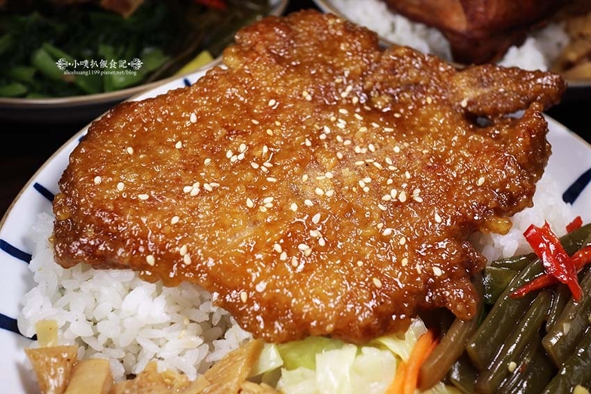 【中和美食】『馥小玉(原飄香經典)』平價便當/大份量、高CP 【中和美食】『馥小玉(原飄香經典)』平價便當/大份量、高CP