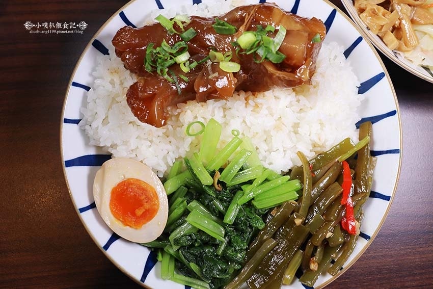 【中和美食】『馥小玉(原飄香經典)』平價便當/大份量、高CP 【中和美食】『馥小玉(原飄香經典)』平價便當/大份量、高CP