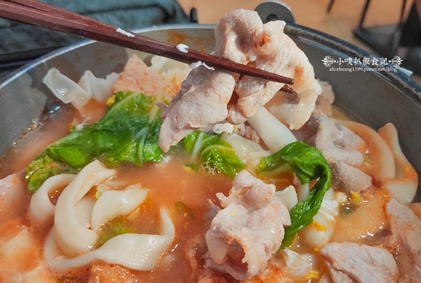 【永和美食】『華王鍋燒麵』近永安市場站/四號公園周邊美食/什 【永和美食】『華王鍋燒麵』近永安市場站/四號公園周邊美食/什