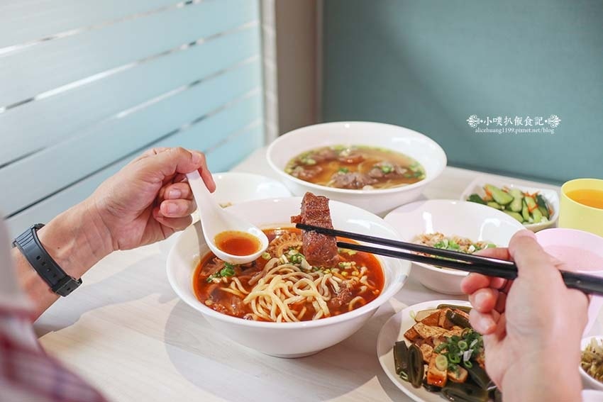 【板橋牛肉麵】『吉米頁 紅燒牛肉麵』近板新站/傳承媽媽40年 【板橋牛肉麵】『吉米頁 紅燒牛肉麵』近板新站/傳承媽媽40年