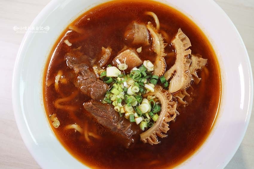 【板橋牛肉麵】『吉米頁 紅燒牛肉麵』近板新站/傳承媽媽40年 【板橋牛肉麵】『吉米頁 紅燒牛肉麵』近板新站/傳承媽媽40年