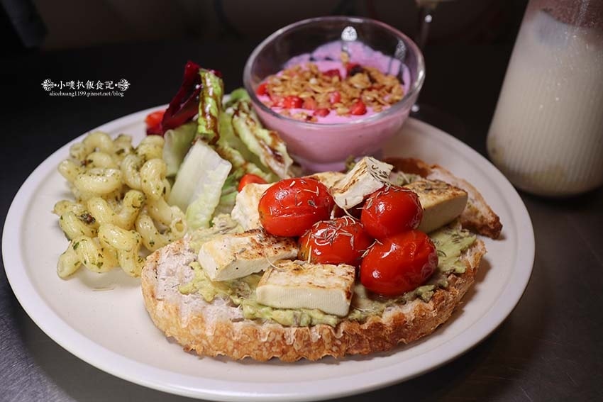 【大巨蛋早午餐推薦】『BEAN U Plant Cafe』近 【大巨蛋早午餐推薦】『BEAN U Plant Cafe』近