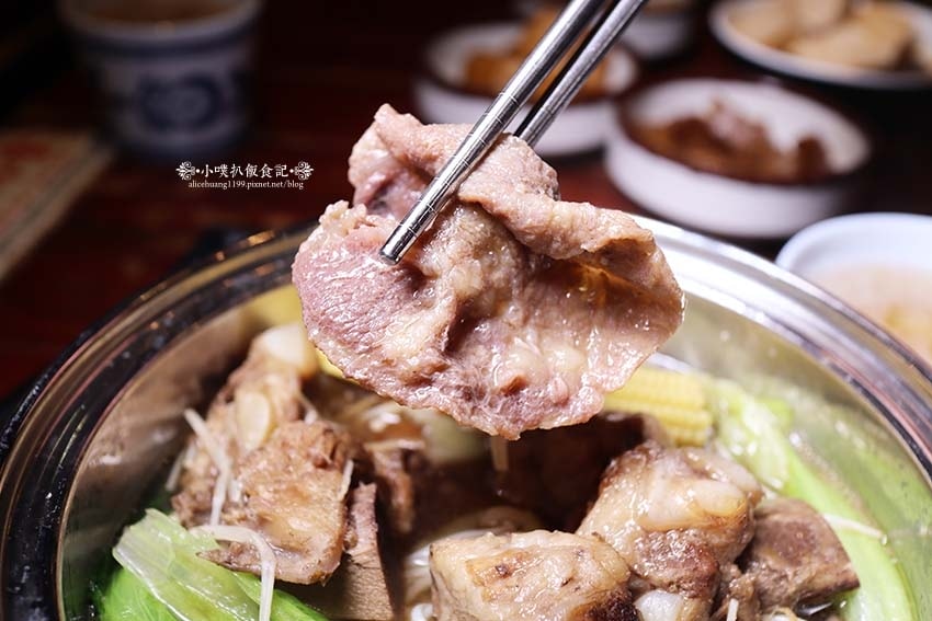 【板橋小火鍋】『占元府新台式潮鍋』近板橋站/新開幕/平價、高 【板橋小火鍋】『占元府新台式潮鍋』近板橋站/新開幕/平價、高