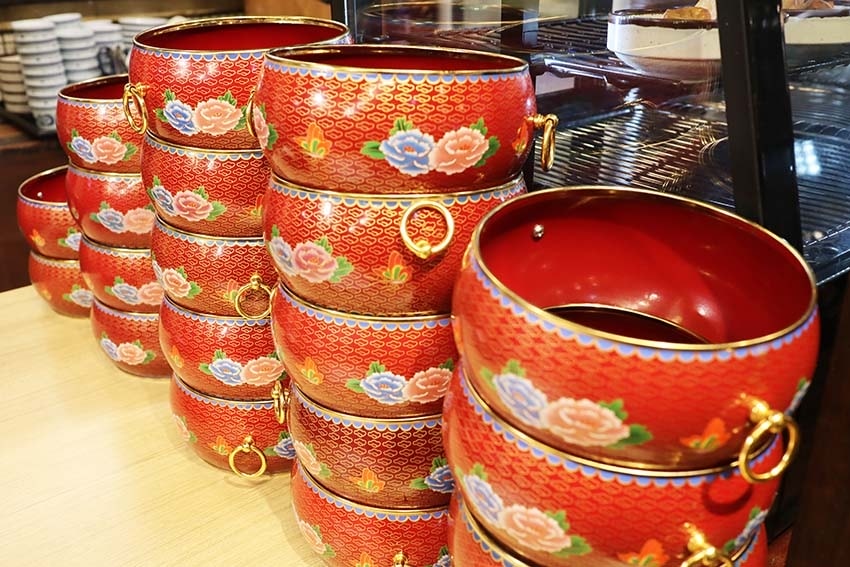 【板橋小火鍋】『占元府新台式潮鍋』近板橋站/新開幕/平價、高 【板橋小火鍋】『占元府新台式潮鍋』近板橋站/新開幕/平價、高