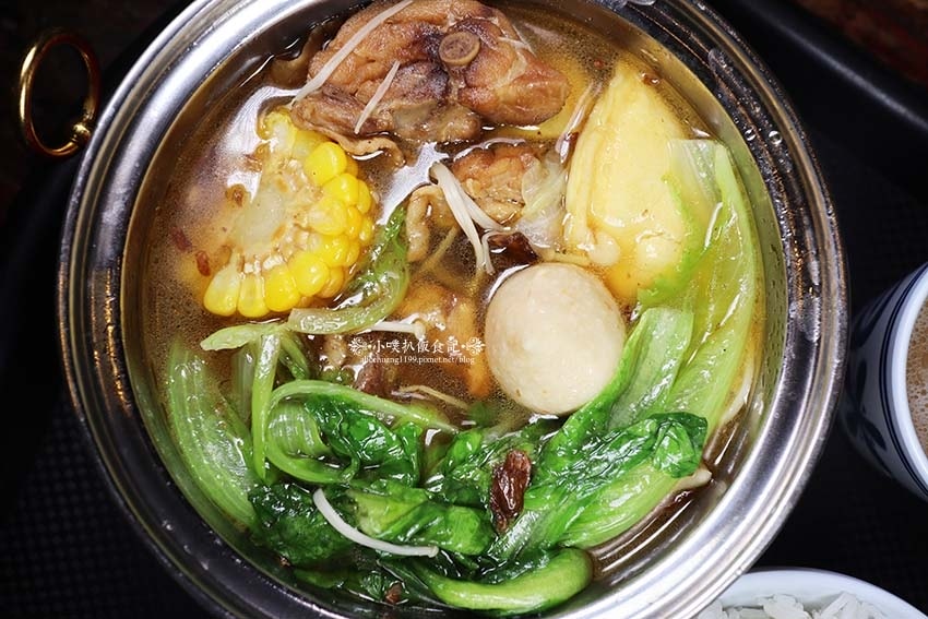 【板橋小火鍋】『占元府新台式潮鍋』近板橋站/新開幕/平價、高 【板橋小火鍋】『占元府新台式潮鍋』近板橋站/新開幕/平價、高