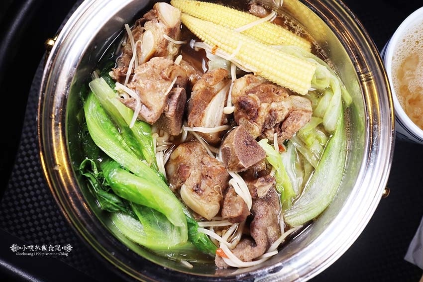 【板橋小火鍋】『占元府新台式潮鍋』近板橋站/新開幕/平價、高 【板橋小火鍋】『占元府新台式潮鍋』近板橋站/新開幕/平價、高