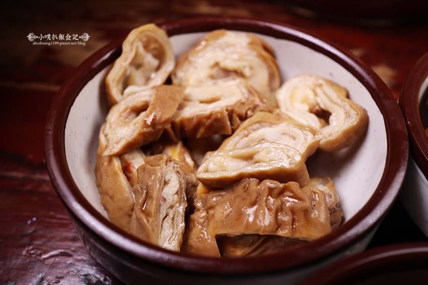 【板橋小火鍋】『占元府新台式潮鍋』近板橋站/新開幕/平價、高 【板橋小火鍋】『占元府新台式潮鍋』近板橋站/新開幕/平價、高