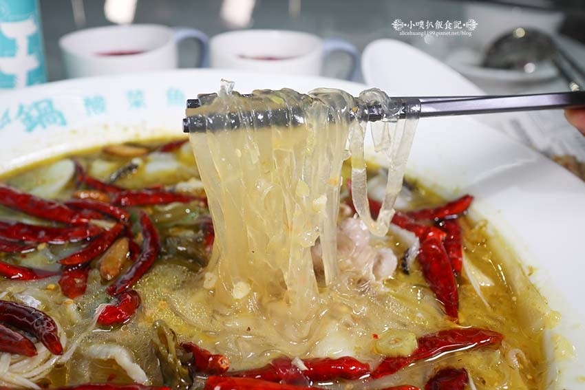 【西門町美食】『狂一鍋酸菜魚 台北西門店』近西門站/爆紅的年 【西門町美食】『狂一鍋酸菜魚 台北西門店』近西門站/爆紅的年