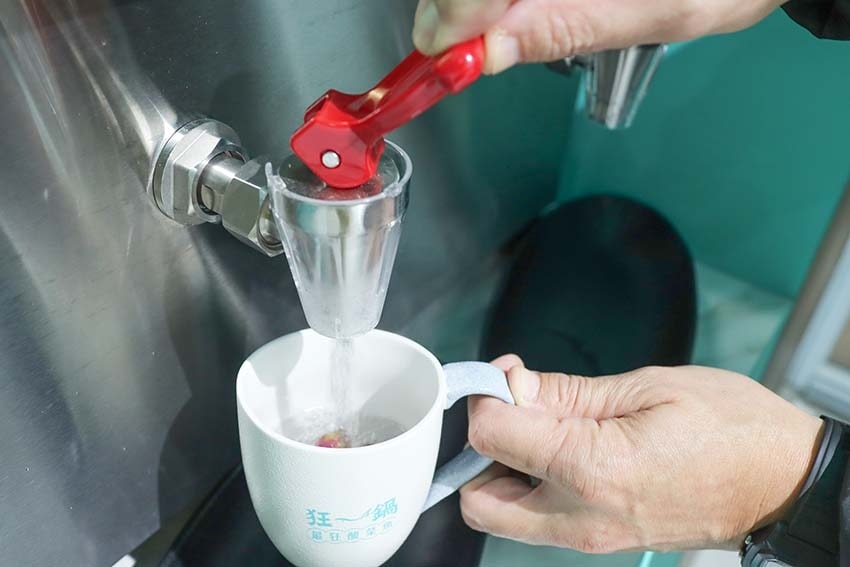 【西門町美食】『狂一鍋酸菜魚 台北西門店』近西門站/爆紅的年 【西門町美食】『狂一鍋酸菜魚 台北西門店』近西門站/爆紅的年