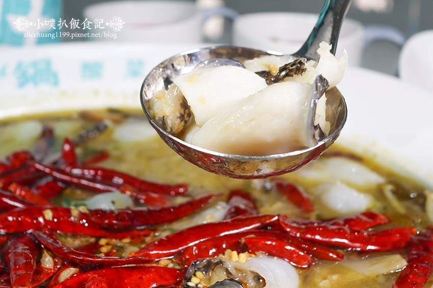 【西門町美食】『狂一鍋酸菜魚 台北西門店』近西門站/爆紅的年 【西門町美食】『狂一鍋酸菜魚 台北西門店』近西門站/爆紅的年