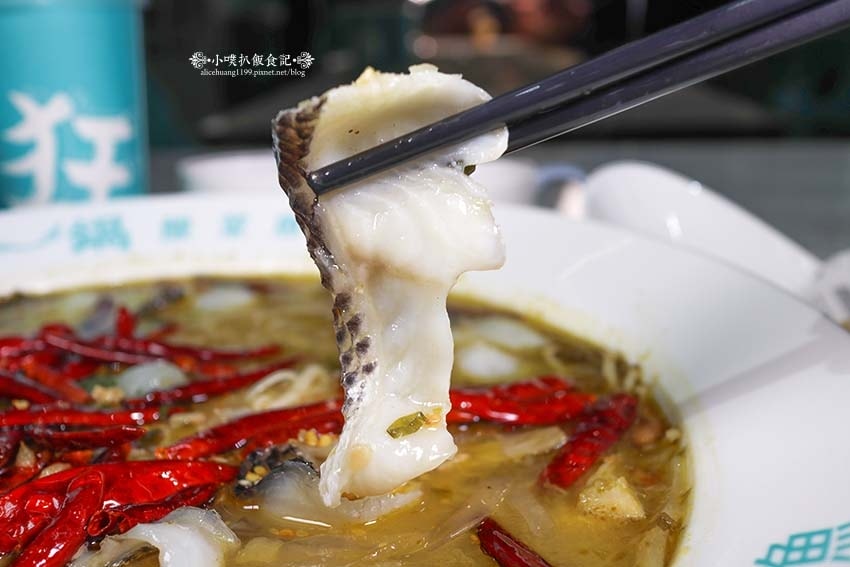 【西門町美食】『狂一鍋酸菜魚 台北西門店』近西門站/爆紅的年 【西門町美食】『狂一鍋酸菜魚 台北西門店』近西門站/爆紅的年