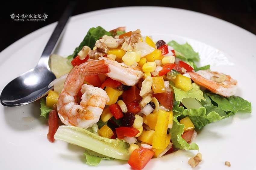 【台北美食】『亨利客原味炭烤牛排』近六張犁站/高CP值/以平 【台北美食】『亨利客原味炭烤牛排』近六張犁站/高CP值/以平