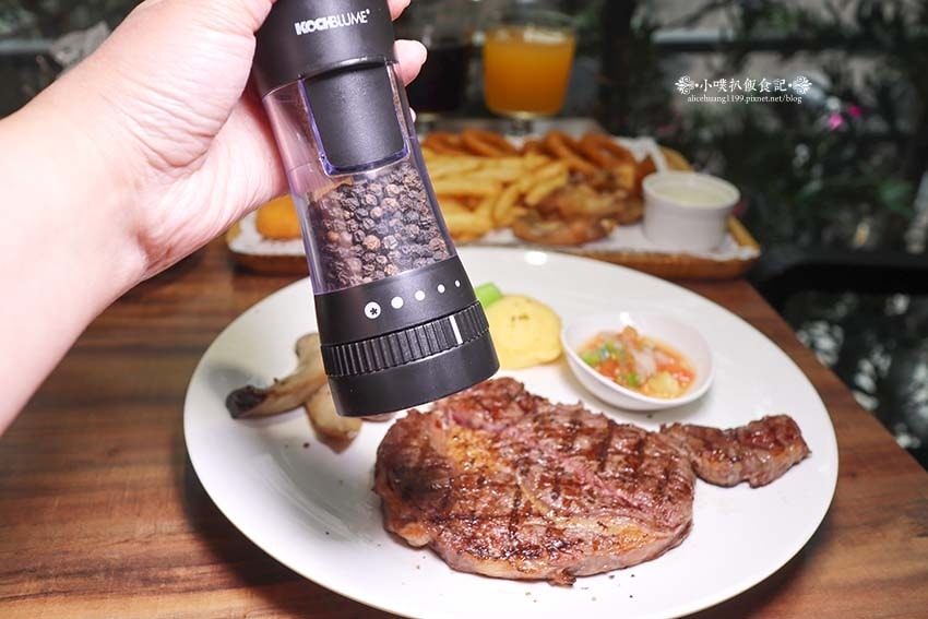 【台北美食】『亨利客原味炭烤牛排』近六張犁站/高CP值/以平 【台北美食】『亨利客原味炭烤牛排』近六張犁站/高CP值/以平