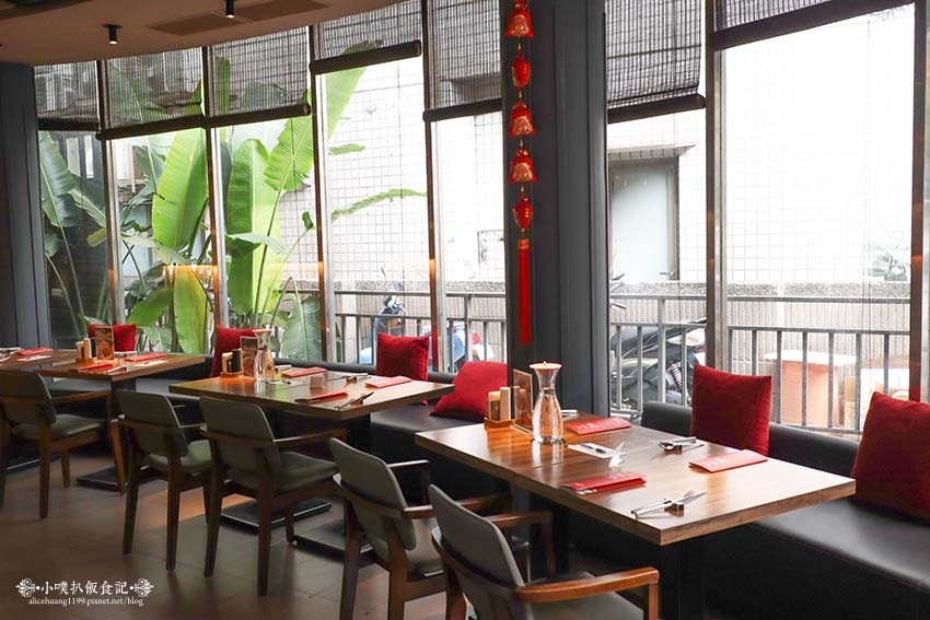 【台北美食】『亨利客原味炭烤牛排』近六張犁站/高CP值/以平 【台北美食】『亨利客原味炭烤牛排』近六張犁站/高CP值/以平