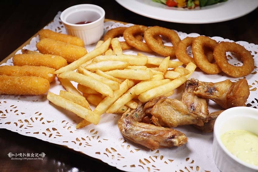 【台北美食】『亨利客原味炭烤牛排』近六張犁站/高CP值/以平 【台北美食】『亨利客原味炭烤牛排』近六張犁站/高CP值/以平