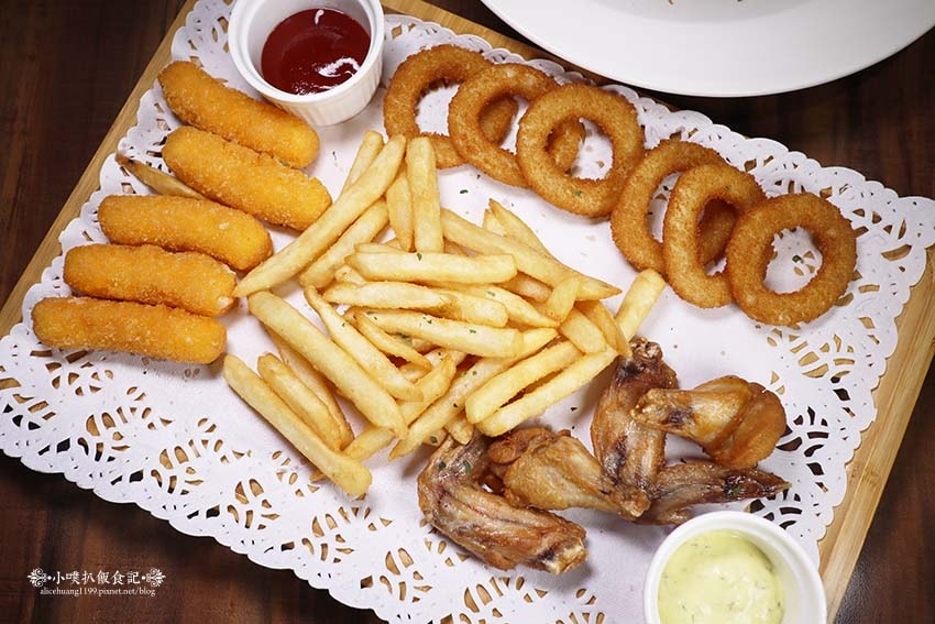 【台北美食】『亨利客原味炭烤牛排』近六張犁站/高CP值/以平 【台北美食】『亨利客原味炭烤牛排』近六張犁站/高CP值/以平