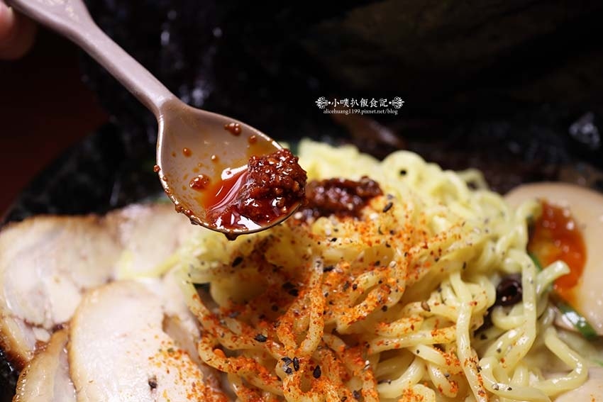 【永和拉麵推薦】『小林拉麵』樂華夜市必吃/隱身在樂華夜市裡的 【永和拉麵推薦】『小林拉麵』樂華夜市必吃/隱身在樂華夜市裡的