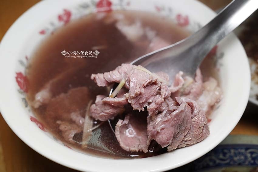 【台南美食】『西羅殿牛肉湯』近台南轉運站/台南人的早餐/米其 【台南美食】『西羅殿牛肉湯』近台南轉運站/台南人的早餐/米其