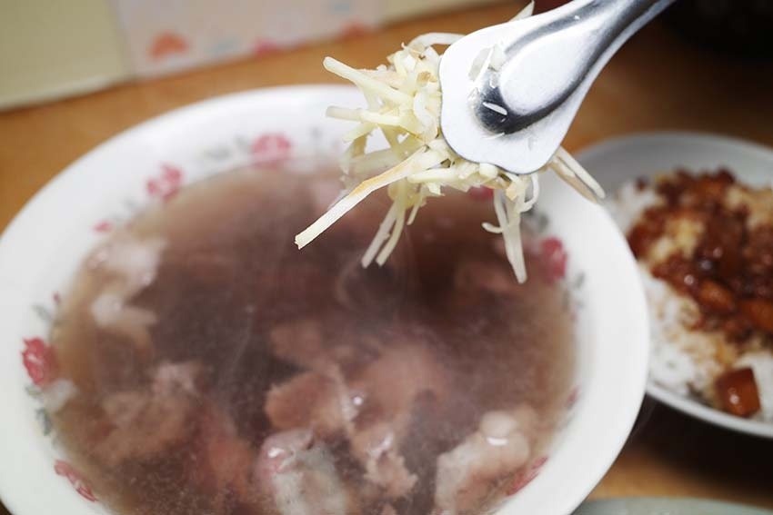 【台南美食】『西羅殿牛肉湯』近台南轉運站/台南人的早餐/米其 【台南美食】『西羅殿牛肉湯』近台南轉運站/台南人的早餐/米其